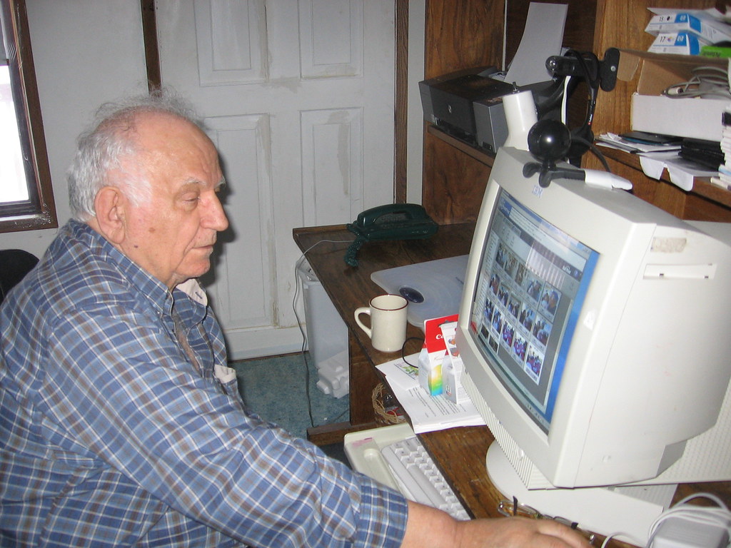 DadOnComputer.JPG